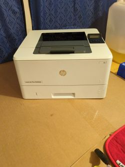 Printer has cartridge an wires 