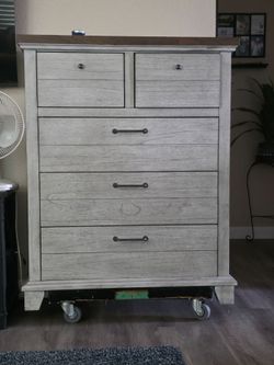 Gray Wood 5-Drawer Tall Dresser Chest