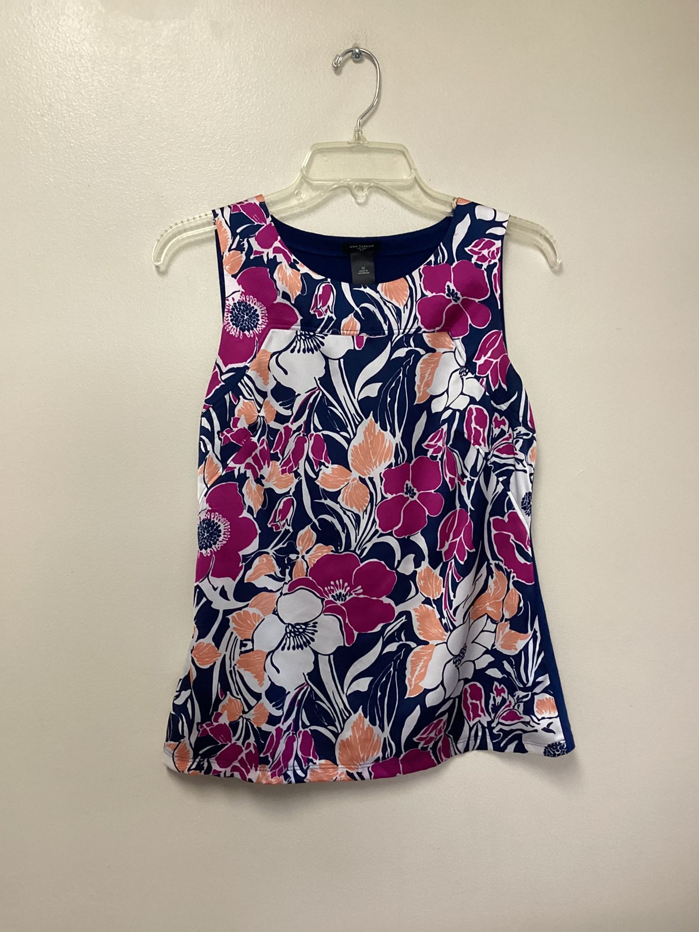 Women’s ANN TAYLOR Polyester/spandex floral print Sleeveless pull over top… Size-XS