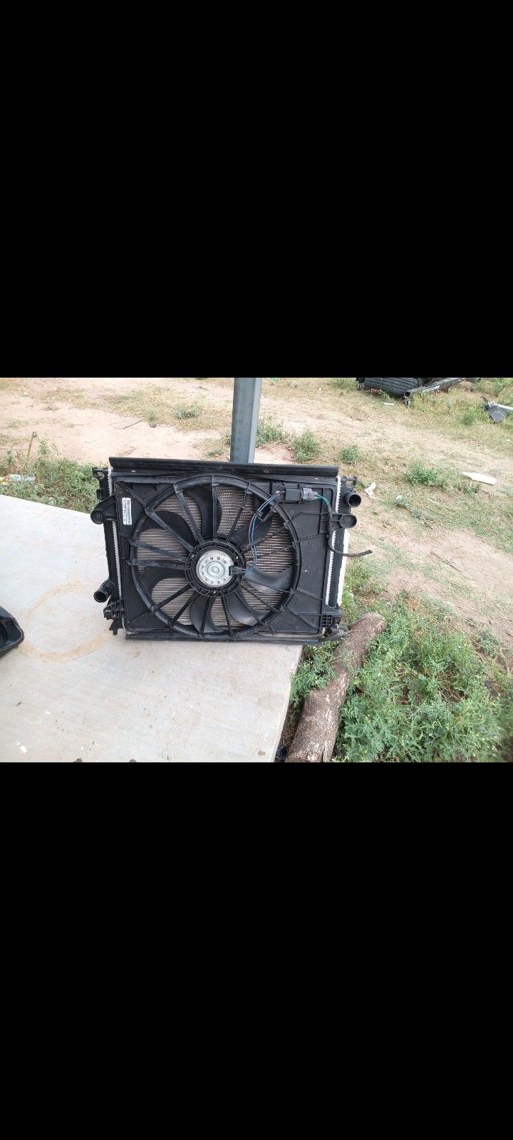 2014 Dodge Challenger 5.7 Hemi Radiator/A-CCondenser And Fan Assy. All In One!