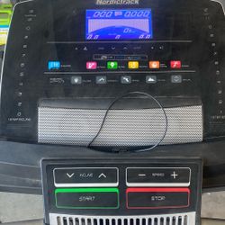 Quad Flex Cushioning Treadmill 
