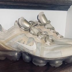 Woman’s Gold Vapormax Size 6