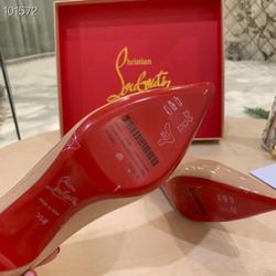 Christain Louboutin Women Shoe 