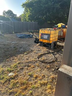 250 gal tote