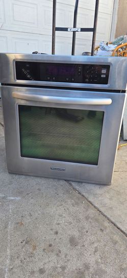 27" Single Electric Wall Oven with 3.8 cu. ft. Capacity