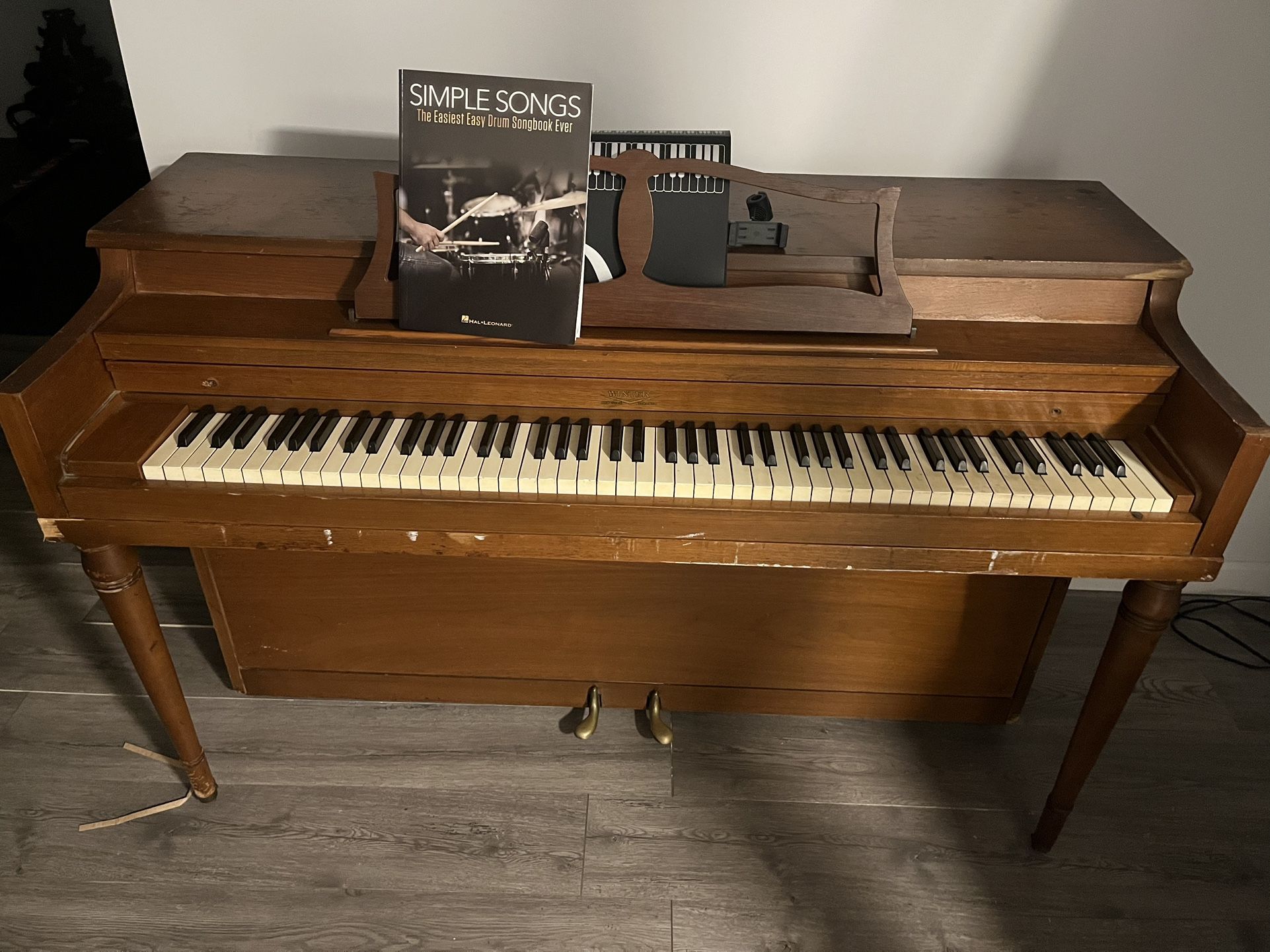 Kimball spinet piano 