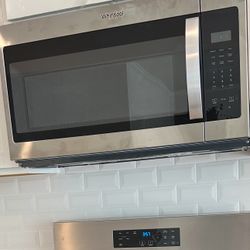 Microwave New Never Used 