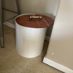 Dog Food Bin 