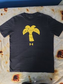 Under armour shirt size L