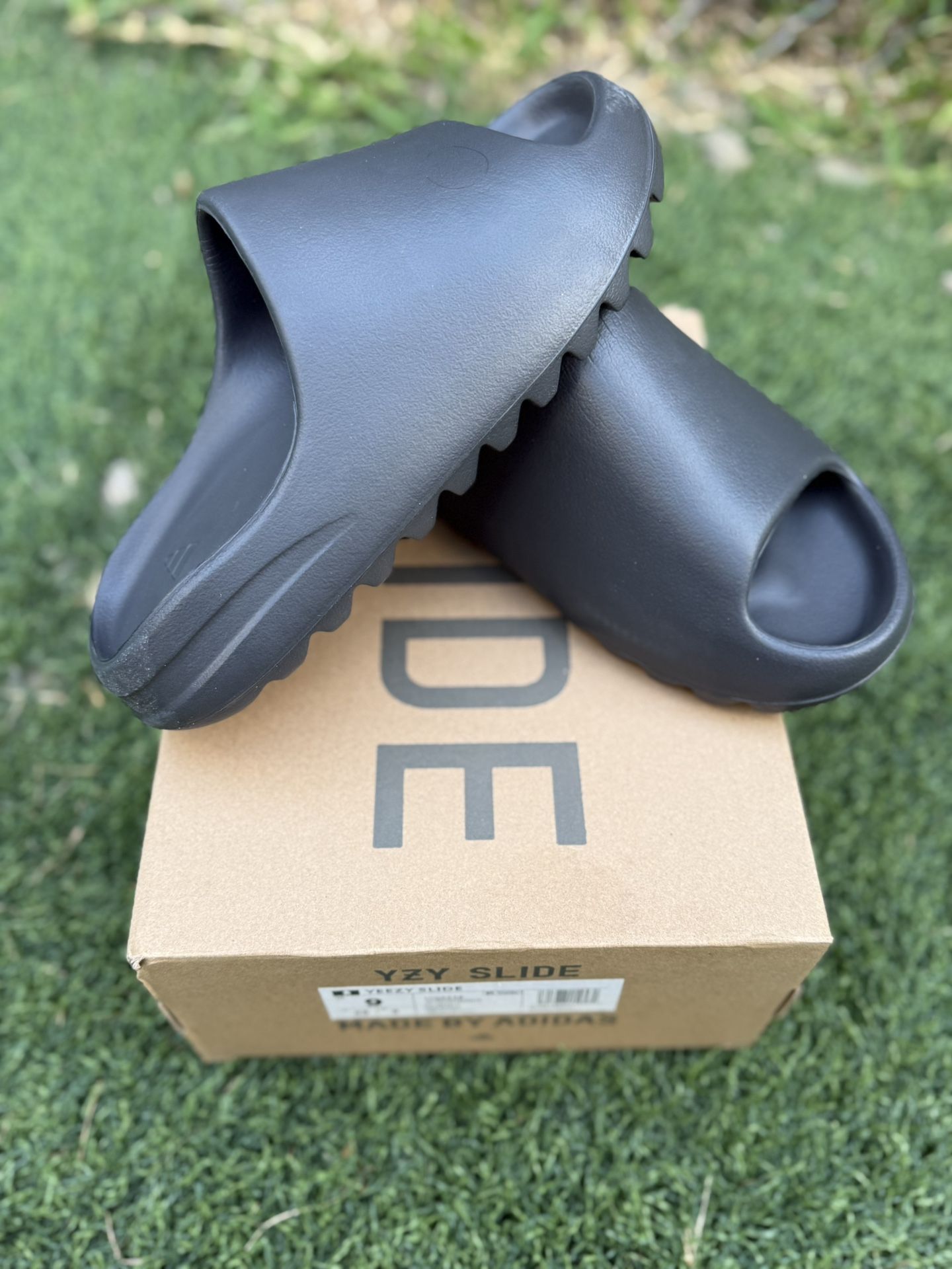 Adida Yeezy Slides