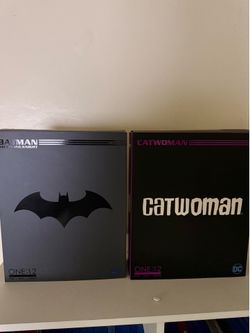 Batman/Catwoman figures