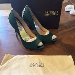 Size 9 brand new Badgley Mischka heels shoes