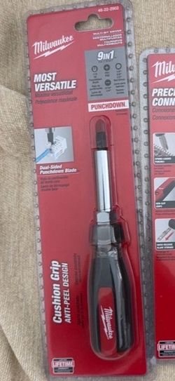 Milwaukee 9-in-1 Multi-Bit Driver
