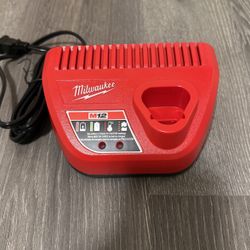 Milwaukee M12 Battery Charger