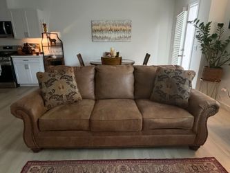 Ashley furniture Larkinhurst sofa couch