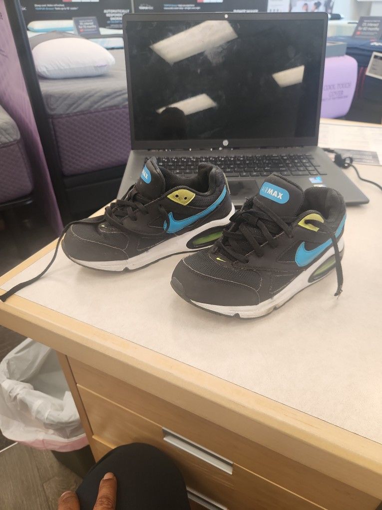 Nike Air MAX $15