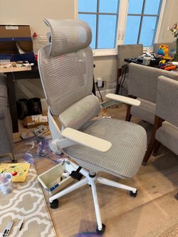 Ergonomic Mesh Office Chair with Headrest