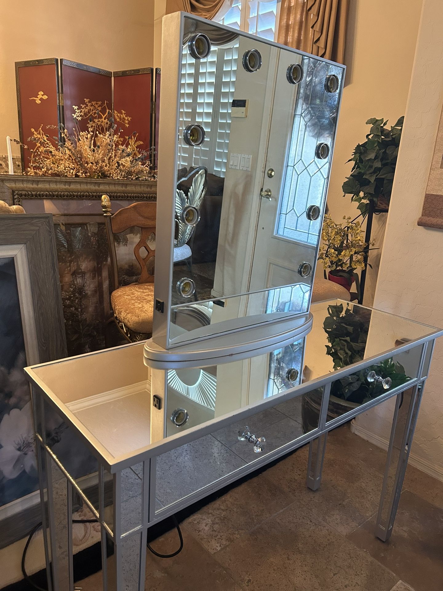 Mirrored Vanity With Mirror With Lights