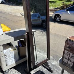 Mirror Jewelry Stand
