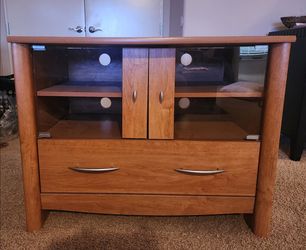 Entertainment center