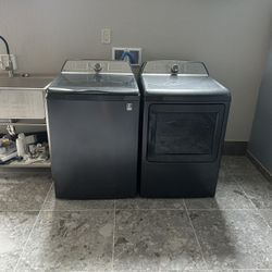 Brand New washer And GAS Dryer Set 