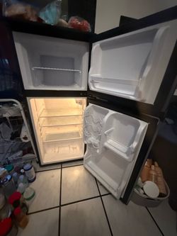 refrigerator pequeño en muy buenas condiciones