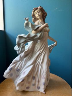 Lladro Summer Serenade  #6193  Porcelain Figurine