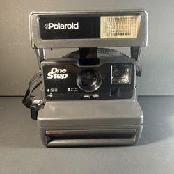Vintage Polaroid One Step 600 Instant Film Camera With Strap