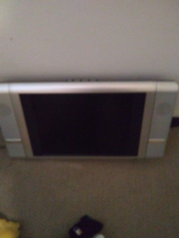 24" flat screben tv