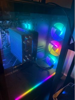 Pc gamer and monitor . I've almost never used it—it's practically brand new . This is a great opportunity if you want to acquire a powerful gaming PC 