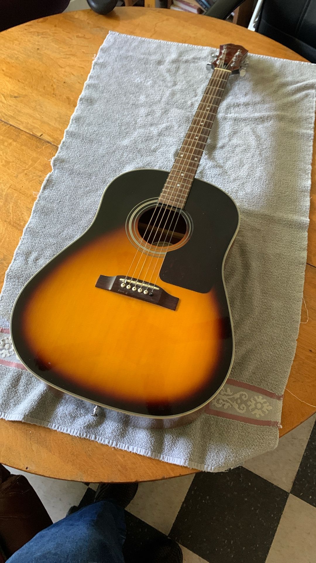 Epiphone Guitar $40