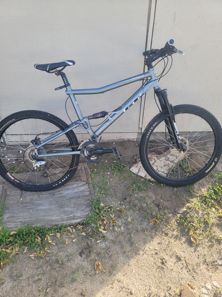 GT Marathon Sport full-suspension mountain bike.