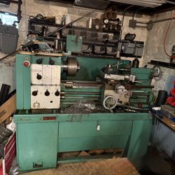 HARRISON M300 CENTRE LATHE . $1000.00 OR BEST OFFER. LOCAL PICKUP ONLY. BUYERS MUST DISASSEMBLE ,PICK UP AND DELIVER.