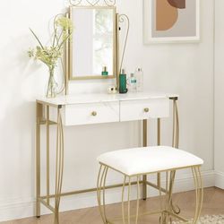 Vanity Table Set with Mirror and Cushioned Stool