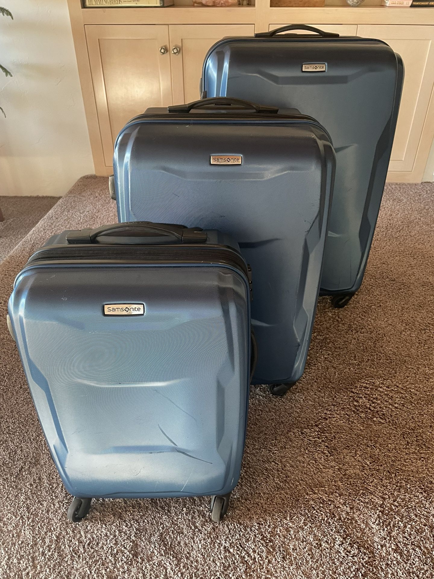 Samsonite “Pivot” 3 Piece Luggage Set