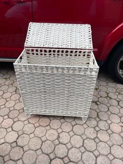 Laundry Hamper  Rattan Laundry Basket with Lid 25”1/2W x 13”D x 26”H in Good Condition $30 Firm on Price