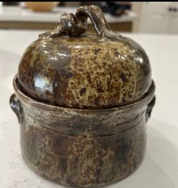 Signed Studio Art Pottery Lidded Jar Hand Thrown Stoneware Brown Speckled 6”