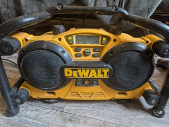 DeWalt power station radio