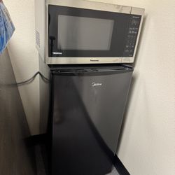 Midea 3.3 Cu Ft Compact Refrigerator 