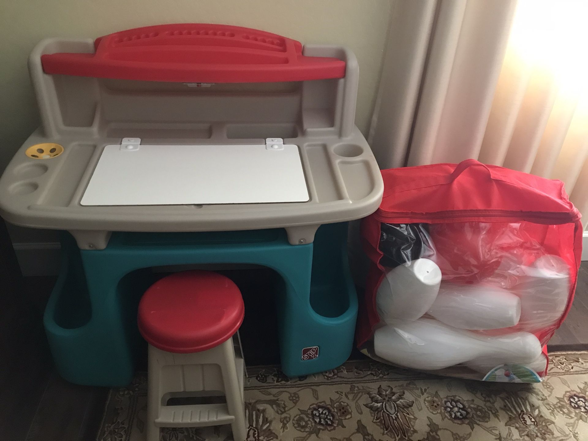 Kids desk