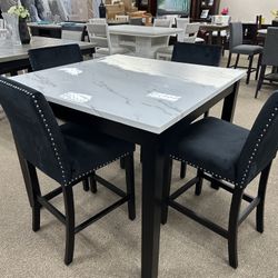 KITCHEN TABLE 599.99