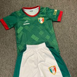 Uniformes de Niño y niña de Mexico