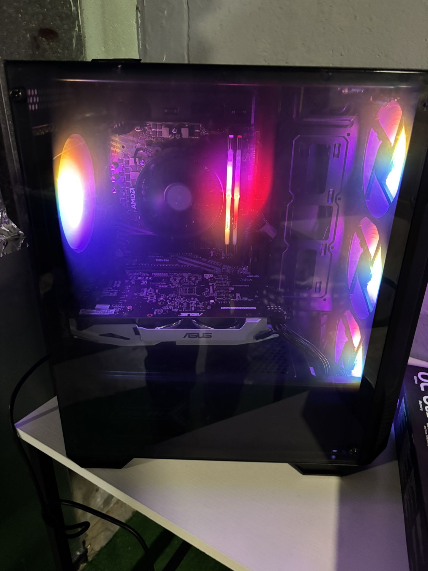 pc for sell works perfectly fine