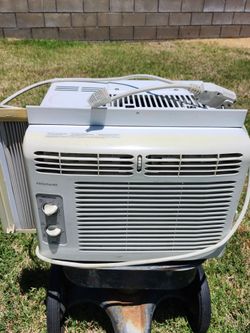 Window Air Conditioner  (bedroom)