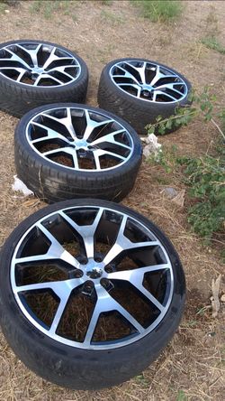 26 inch honeycomb rims with low profile tires  set of 4