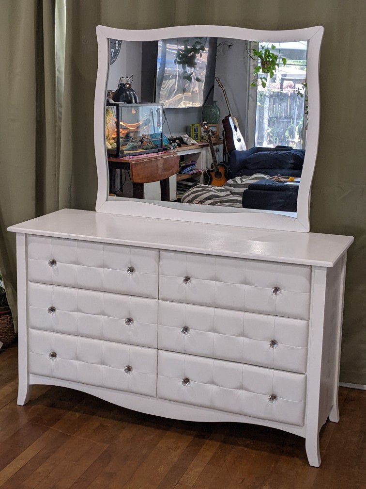 White Wood And Leather 6 Drawer Dresser With Mirror 