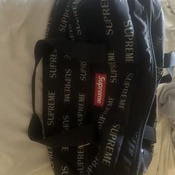 Supreme duffle bag