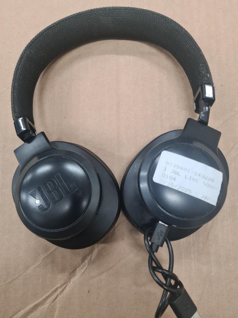 JBL LIVE 500BT - Around-Ear Wireless Headphone - Black