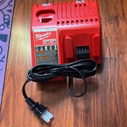 Milwaukee M18 & M12 Charger 