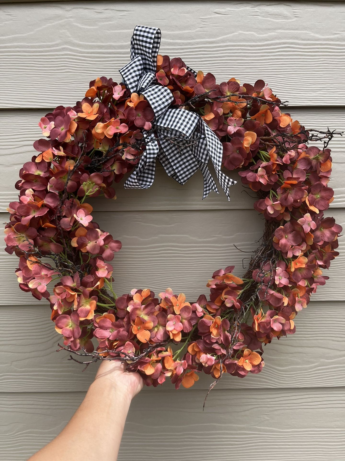 Nice Artificial Flower Wreath.